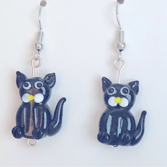 New Artisan Handcrafted Gift Lampwork Glass Bead Kitty Cat Dangle Drop Earrings - Picture 1 of 5